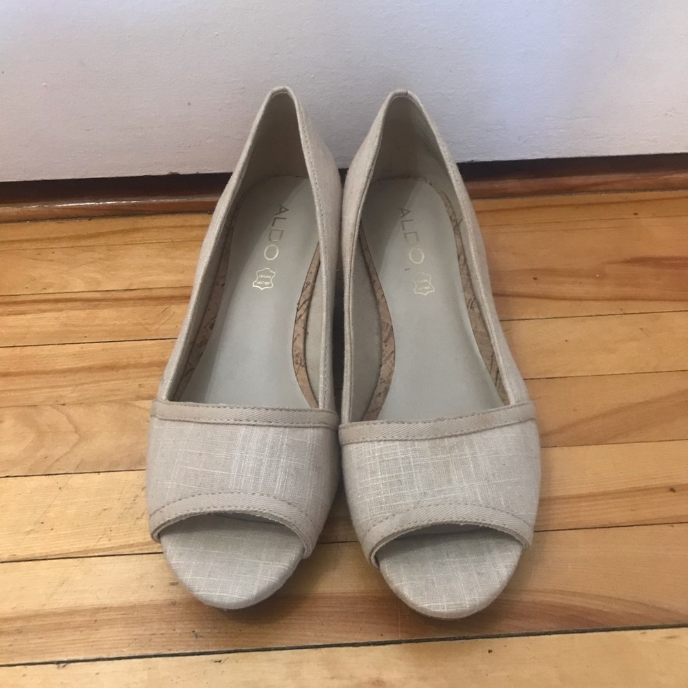 Open Toed Cream Wedges - Picture 2 of 4